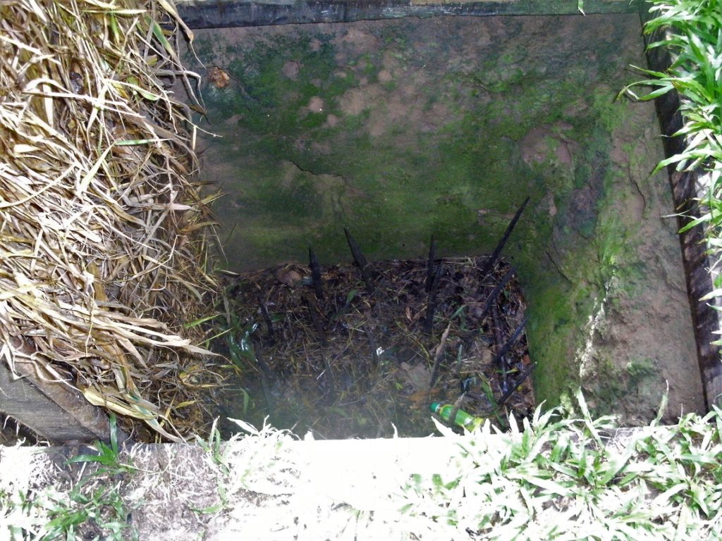 chu chi tunnels trap door with spikes
