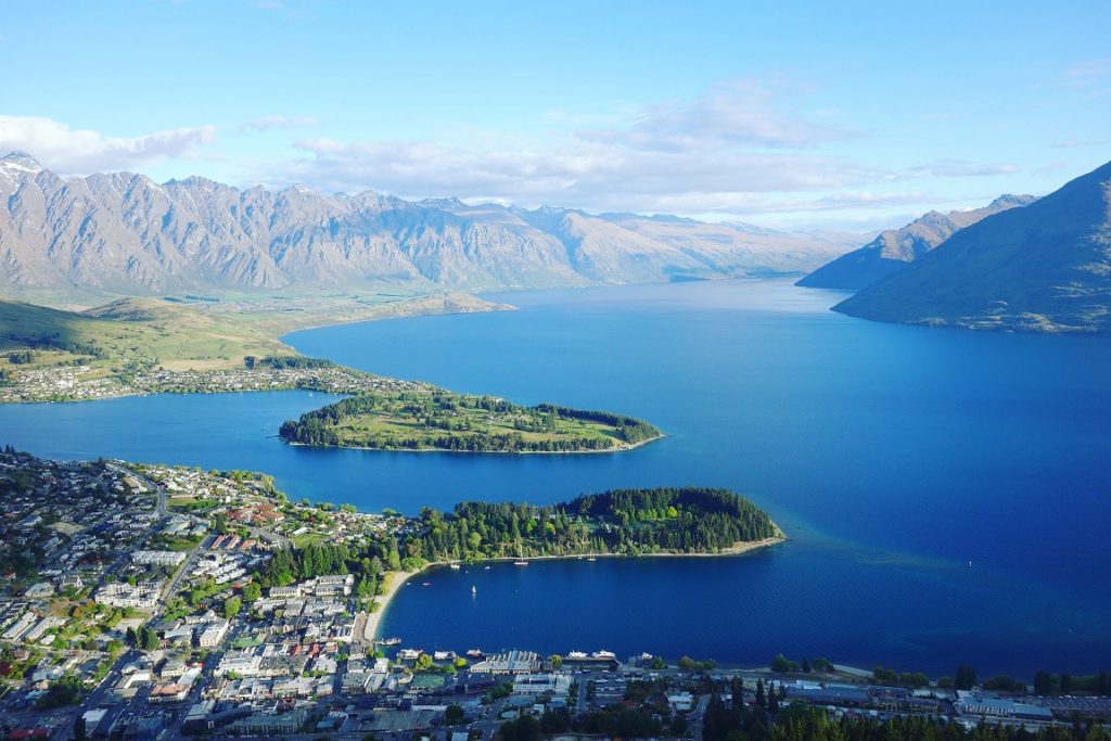 7 Reasons Why You Should Visit New Zealand Now - Honest Explorer