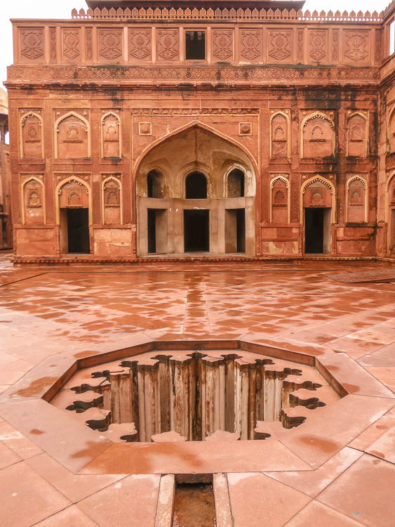 agra fort, India