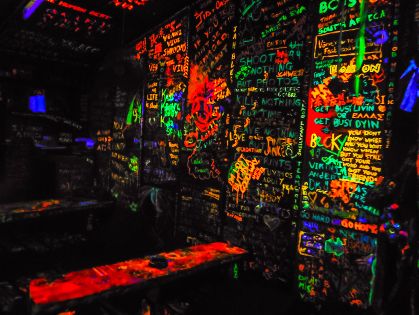 glow in dark beach bar