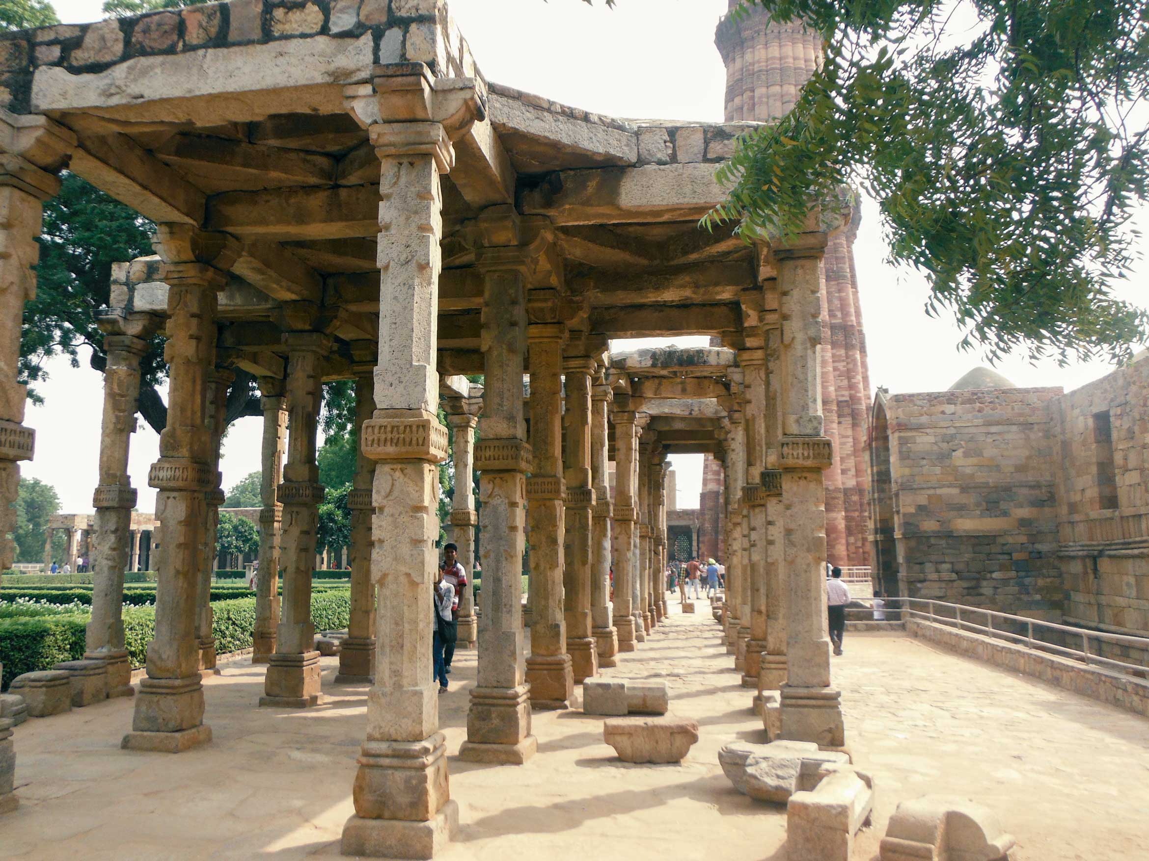 ruins-in-delhi,-india