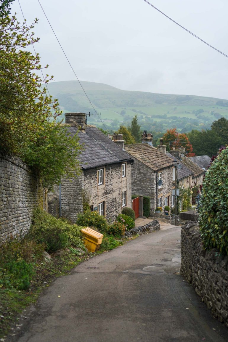 cottages with view to peak district